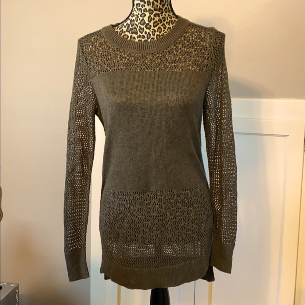 EUC Banana Republic lightweight sweater.Size small